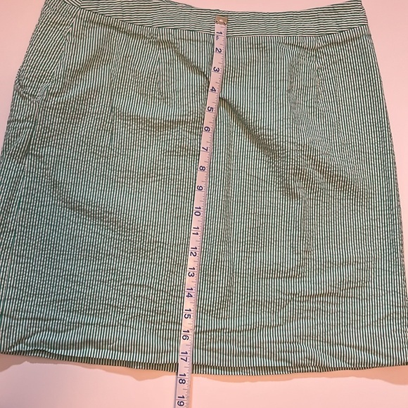 Green and white striped mini skirt front sip side pockets - Picture 5 of 7